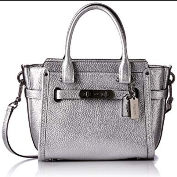 Coach Handbags - Coach Swagger 21
